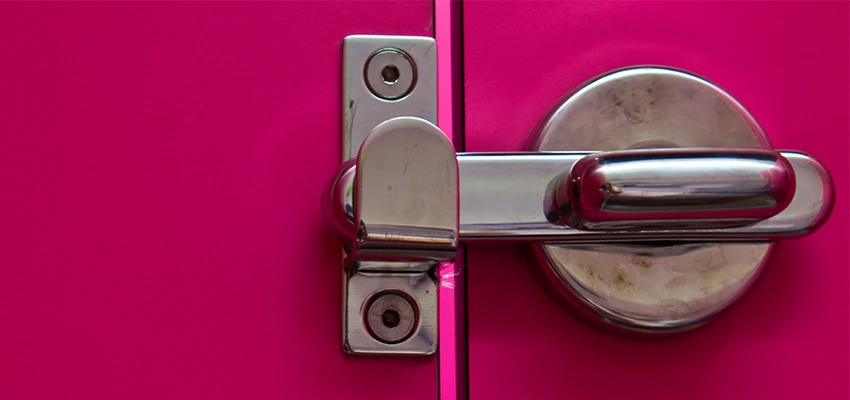 Childproof Gate Lock in Oildale, California
